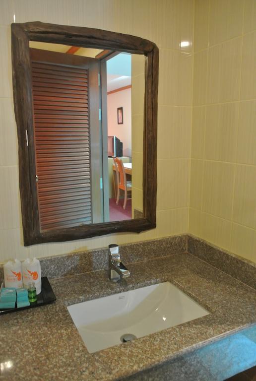 Chaikana Thani Hotel Phatthalung Extérieur photo